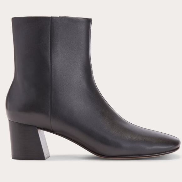 NEW Everlane The Day Sleek Black Leather Ankle Boots - Picture 3 of 15